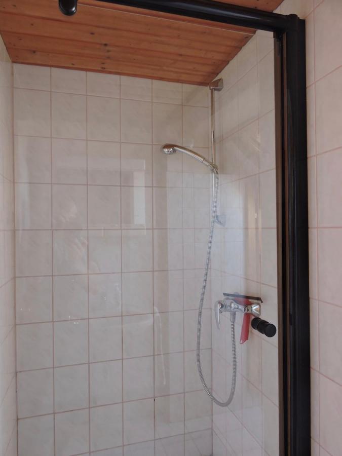 Grosses Ferienhaus Plattensee Balaton - Nyaralo Haz 6 Szobaval, 5 Fuerdoszobaval, 3000 Nm Lägenhet Szolad Exteriör bild