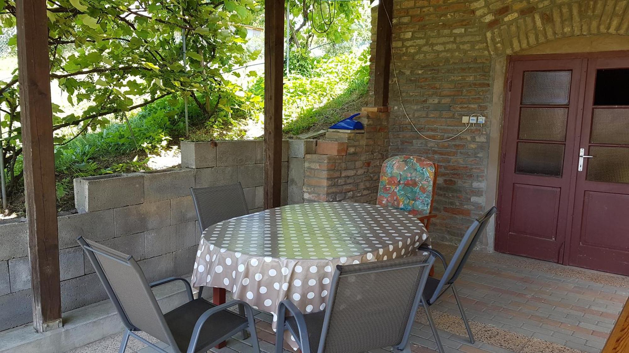 Grosses Ferienhaus Plattensee Balaton - Nyaralo Haz 6 Szobaval, 5 Fuerdoszobaval, 3000 Nm Lägenhet Szolad Exteriör bild